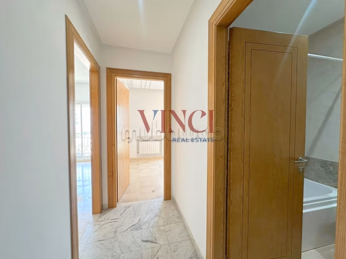 A Vendre Un Appartement en S2 Aux Berges du Lac 2