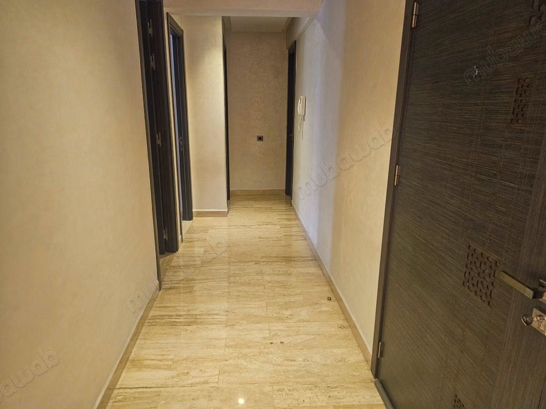 Appartement vide 87 m² avec 14m² sous sol titré