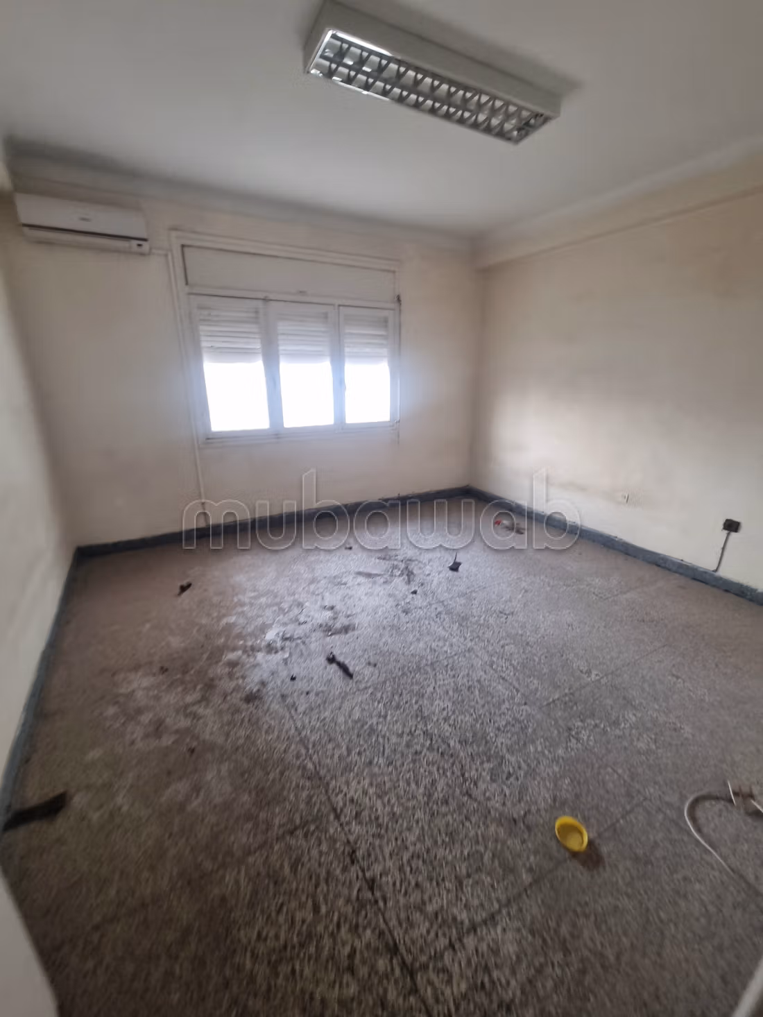 Ufficio di 150 m² in affitto a Diour Jamae
