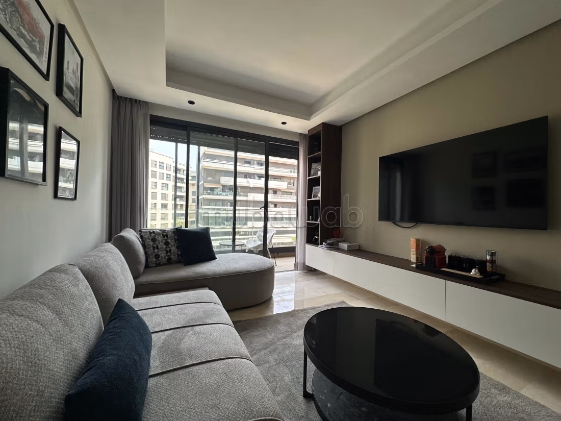 Rent this apartment in Casablanca Finance City. 1 Room. Storage unit — 2
