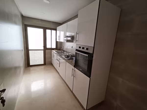 Magnifique appartement non meublé à louer sur Hassan