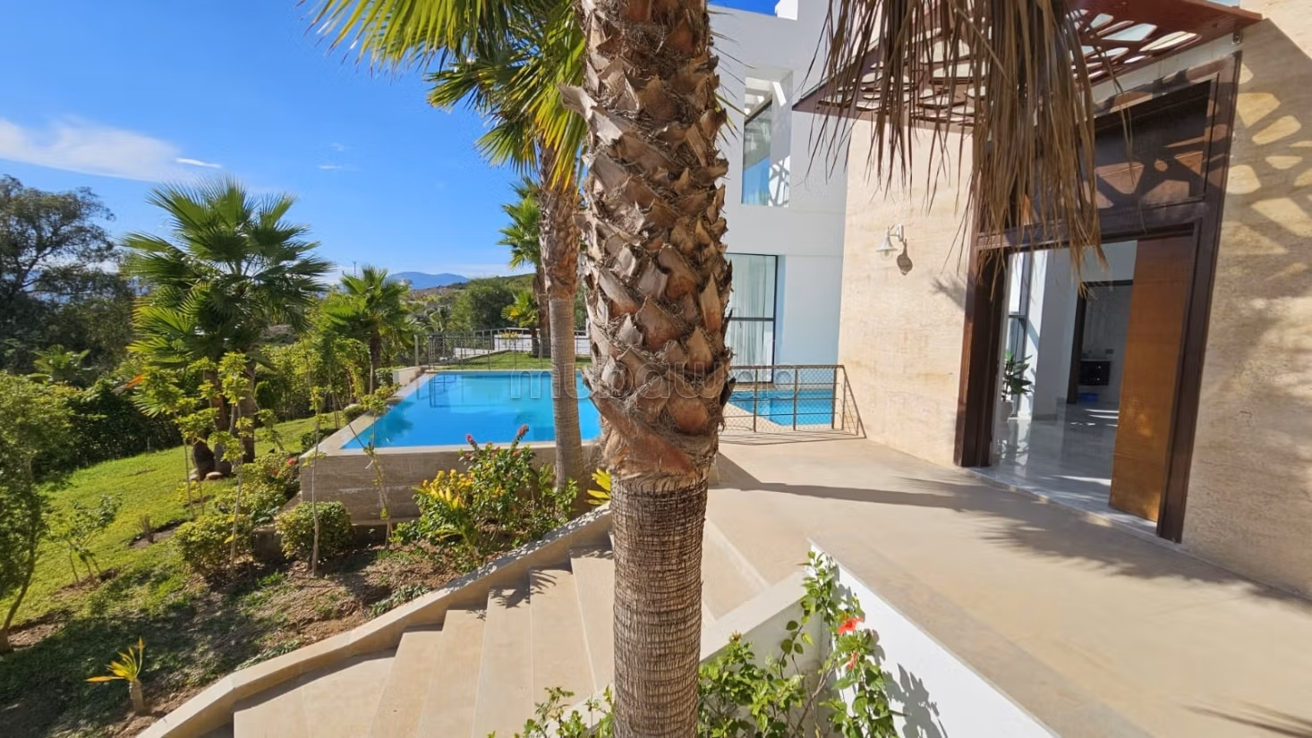 Luxe villa te huur in Mdiq. 4 grote kamers. Gemeubileerd