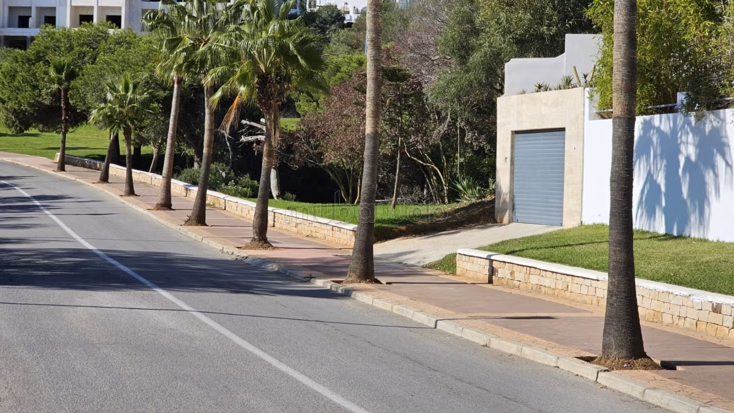Luxe villa te huur in Mdiq. 4 grote kamers. Gemeubileerd