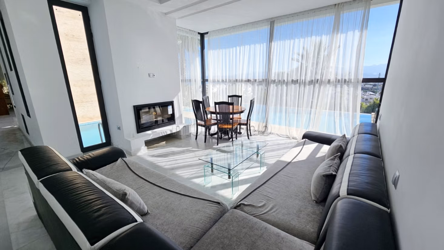 Luxe villa te huur in Mdiq. 4 grote kamers. Gemeubileerd