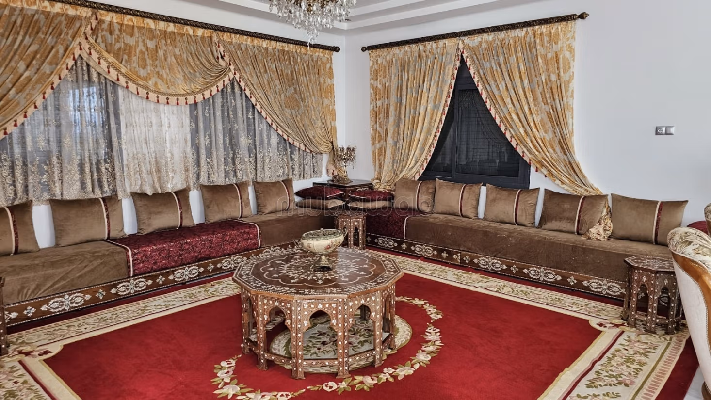 Luxe villa te huur in Mdiq. 4 grote kamers. Gemeubileerd