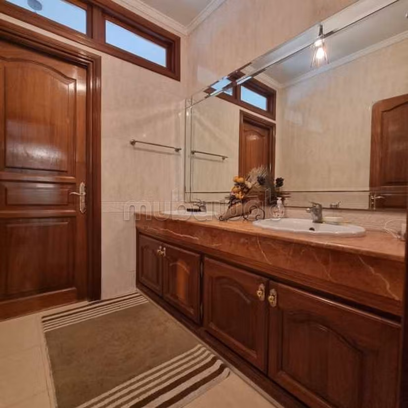 Villa en Venta de 570.0 m² en Casablanca, Polo Ain Chok