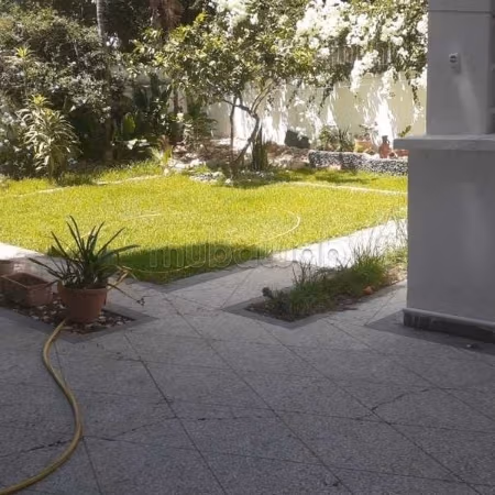 Villa à Vendre de 341.0 m² à Rabat, Haut Agdal