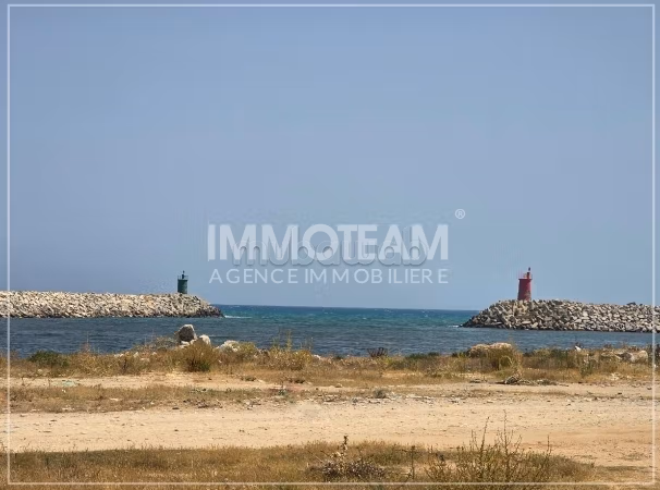A VENDRE un terrain près de la plage de Bni Khiar
