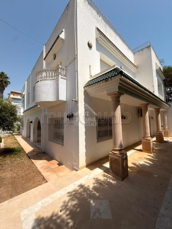 In affitto una villa con piscina a Cartagine