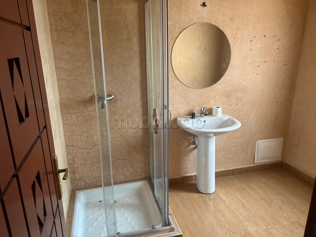 Splendida villa in affitto a Hay Inara. 4 grandi stanze. Grande piscina