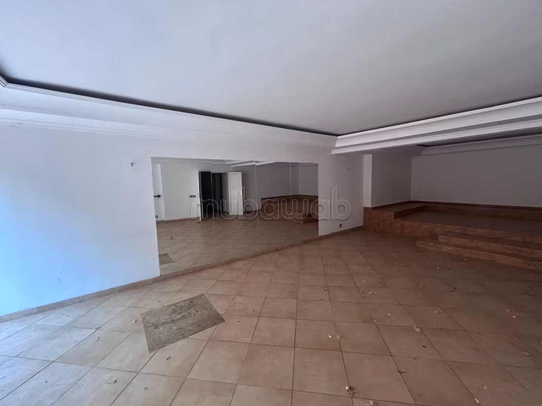 Splendida villa in affitto a Hay Inara. 4 grandi stanze. Grande piscina