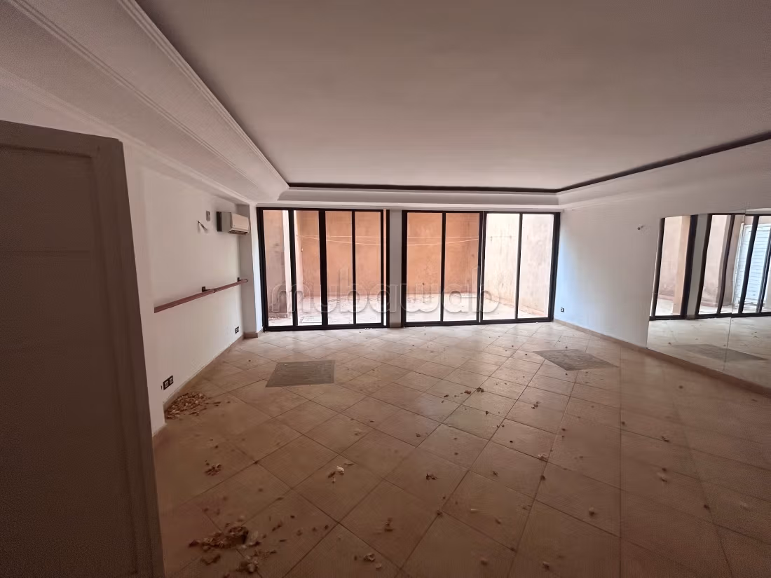 Splendida villa in affitto a Hay Inara. 4 grandi stanze. Grande piscina