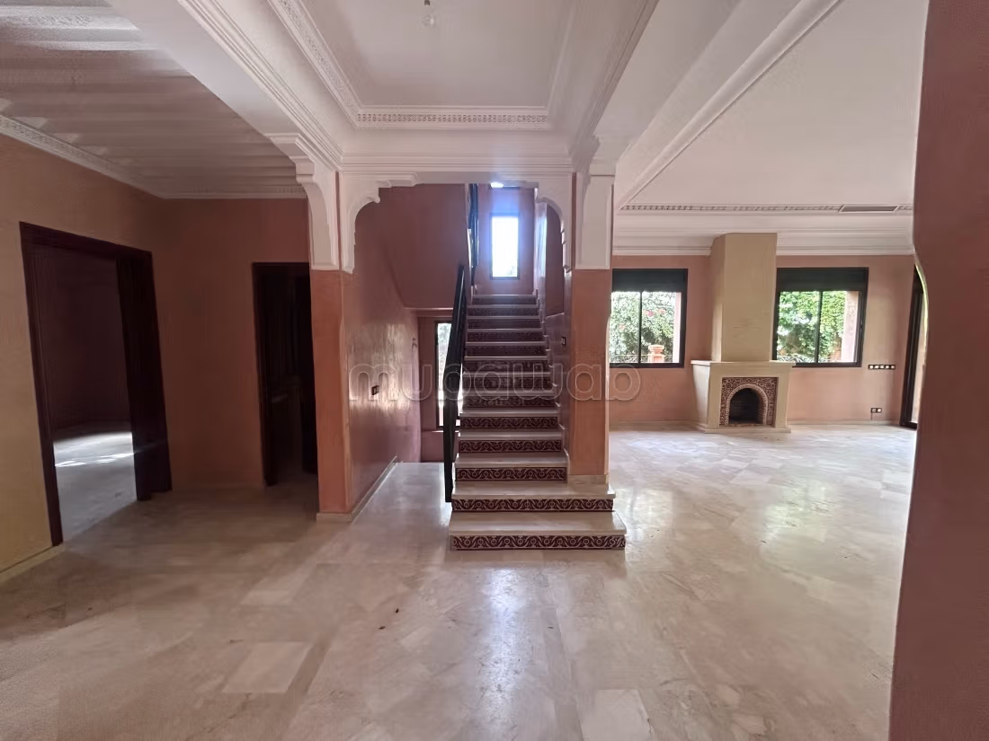 Splendida villa in affitto a Hay Inara. 4 grandi stanze. Grande piscina