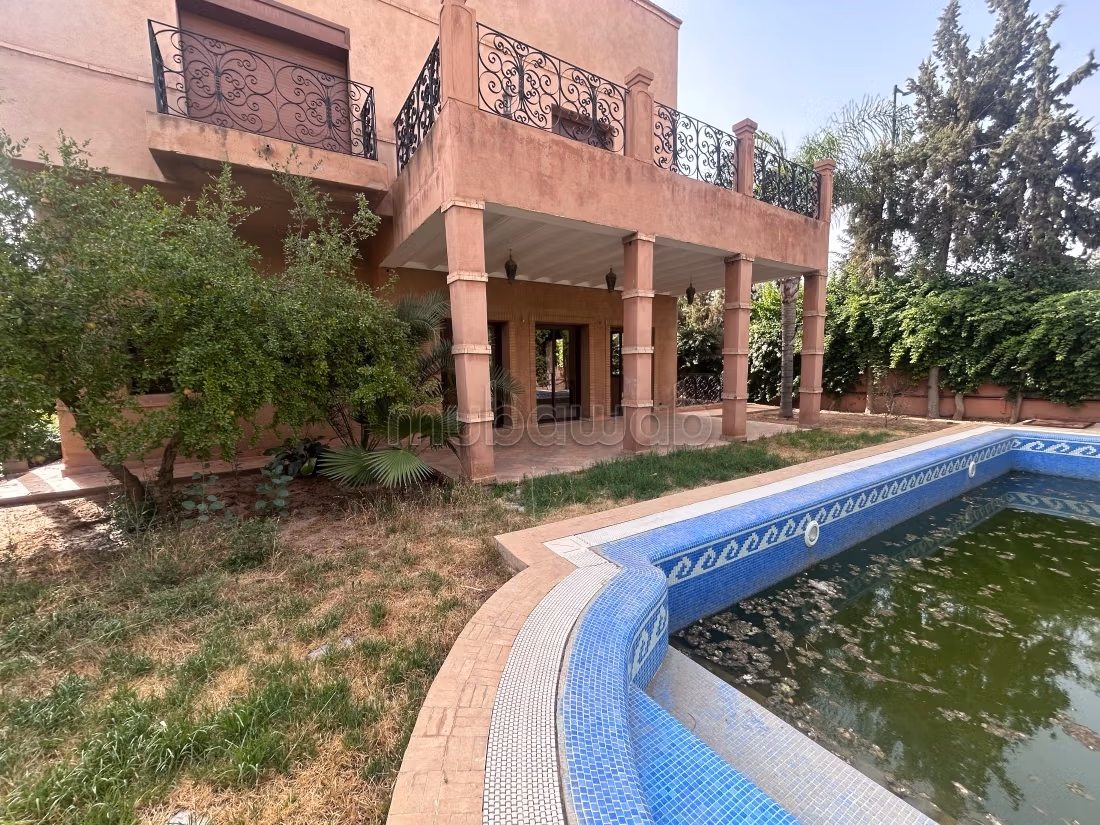 Splendida villa in affitto a Hay Inara. 4 grandi stanze. Grande piscina