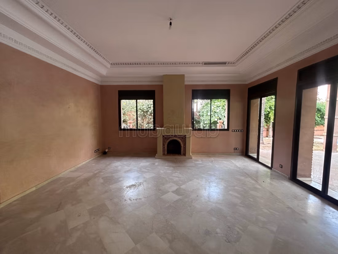 Splendida villa in affitto a Hay Inara. 4 grandi stanze. Grande piscina