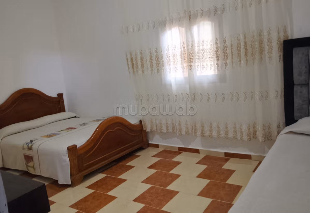 Appartamento stupendo in affitto all'angolo di Sidi Kacem. Superficie totale 90 m². Arredato