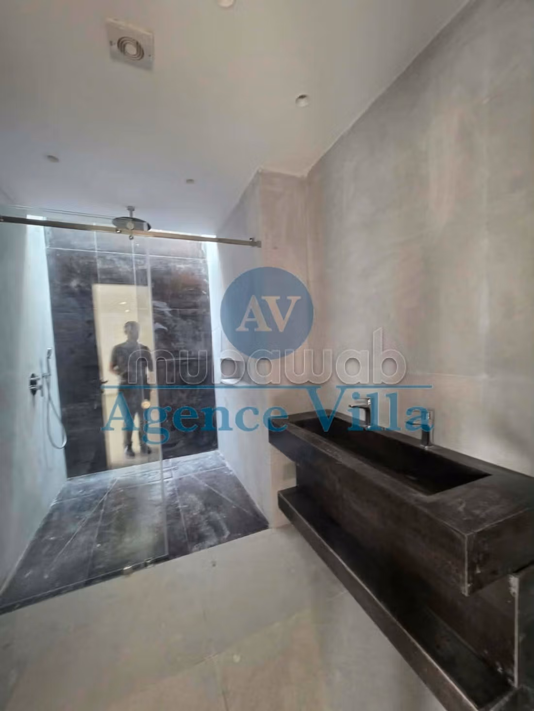 A louer une villa s3 avec piscine Gammarth