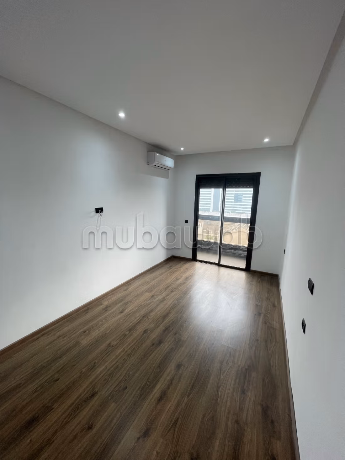 Appartement en location à Belvédère. 
3 belles chambres. 
Avec ascenseur — 3