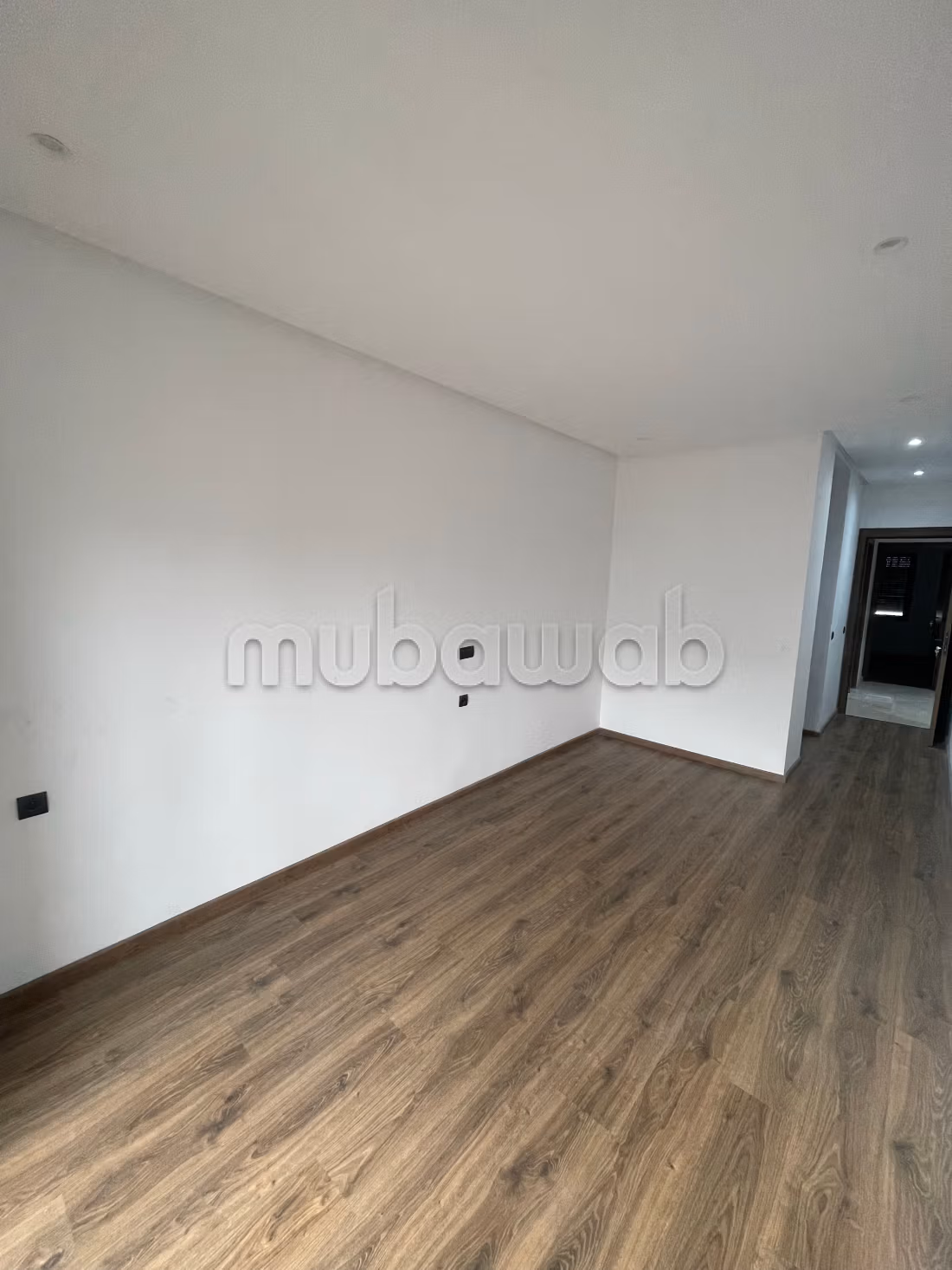 Appartement en location à Belvédère. 
3 belles chambres. 
Avec ascenseur — 5