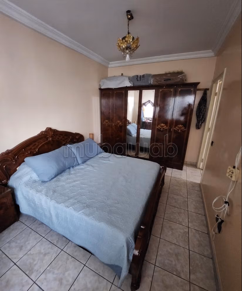 Bel appartement à vendre à Roches Noires. 
4 pièces confortables. 
Salon Marocain, sécurité — 6