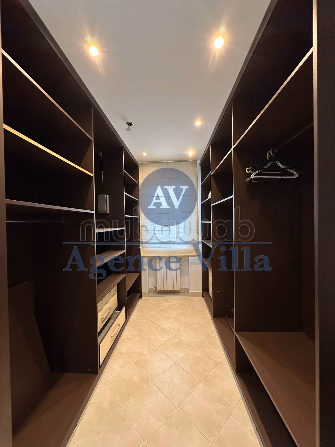 A Louer une villa standing s5 avec piscine lac2