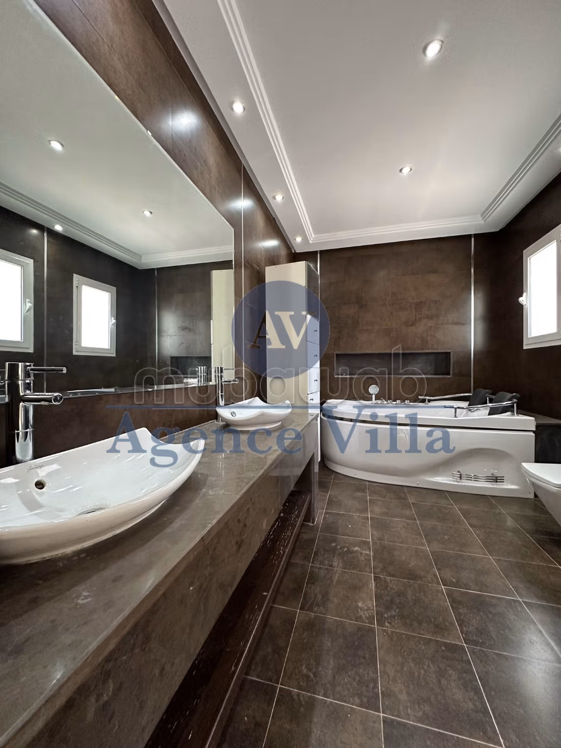 A Louer une villa standing s5 avec piscine lac2