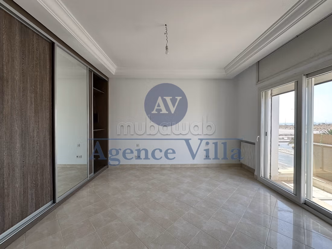 A Louer une villa standing s5 avec piscine lac2