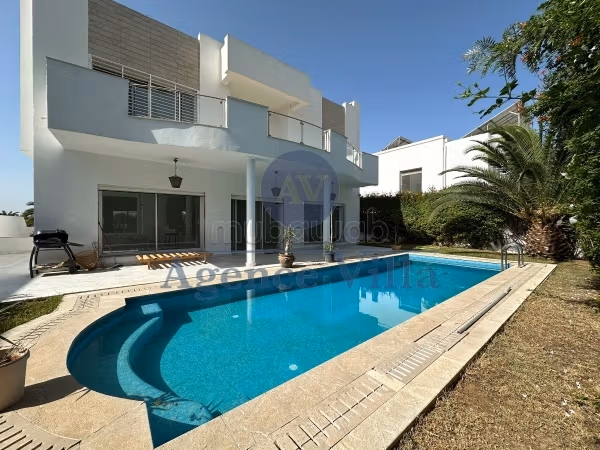 In affitto: Villa di alto standing S5 al Lago 2 con piscina e giardino