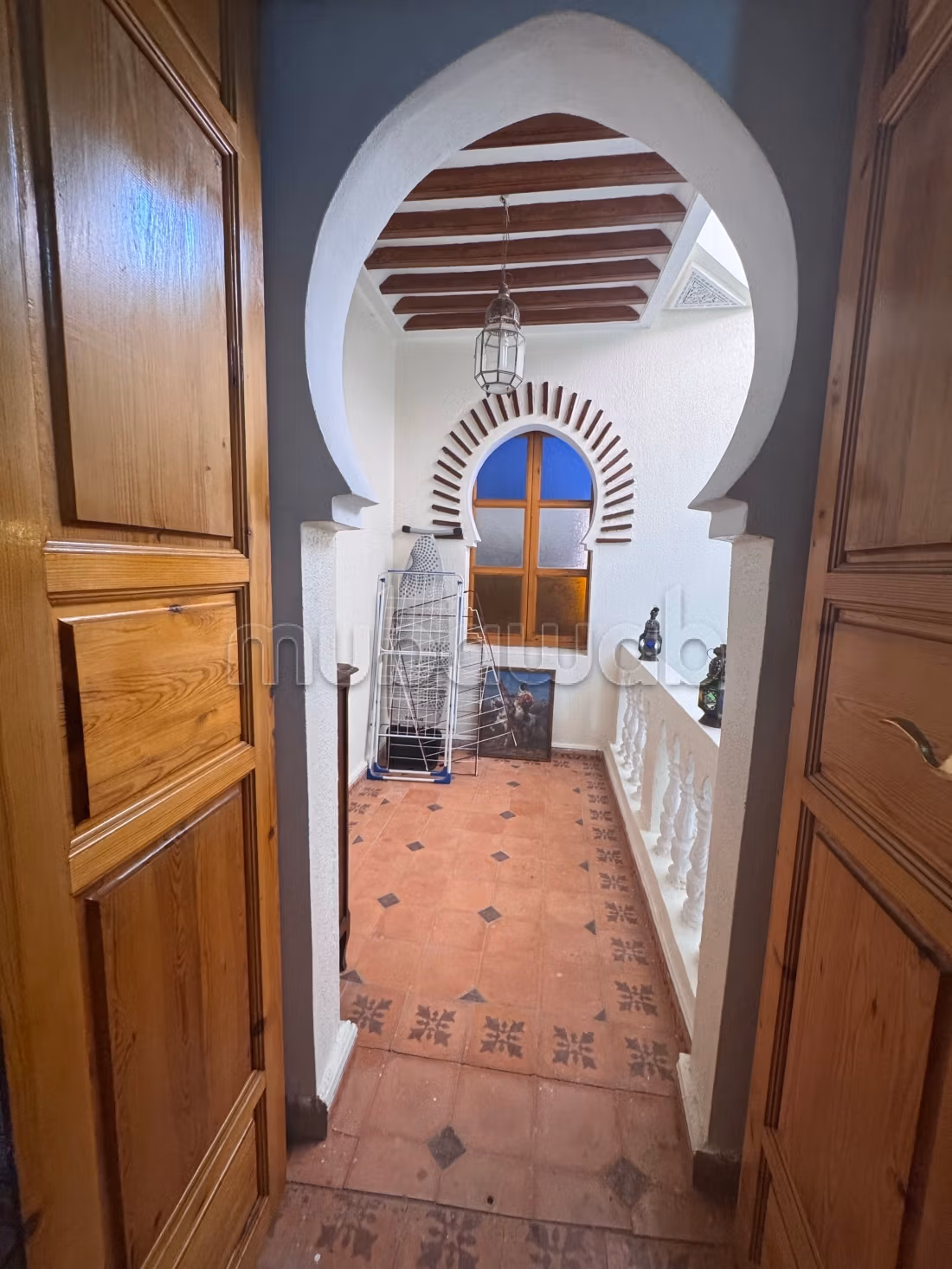 Vente d'un superbe riad à Ben Saleh. 
4 chambres agréables. 
Bien meublé