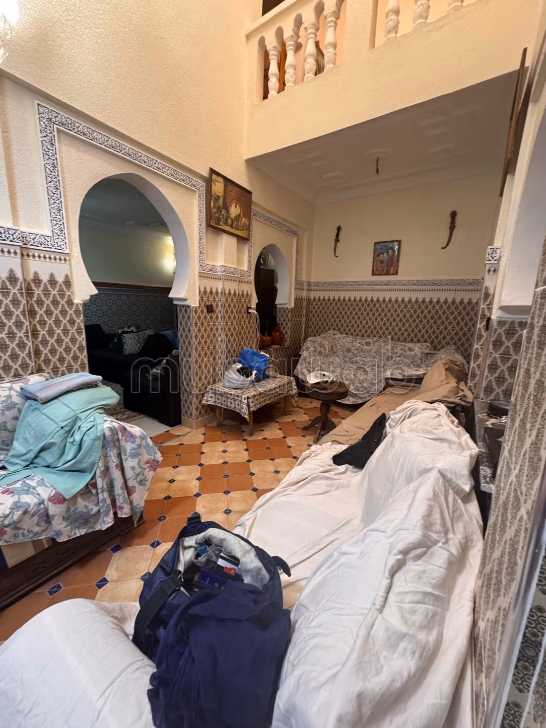 Vente d'un superbe riad à Ben Saleh. 
4 chambres agréables. 
Bien meublé
