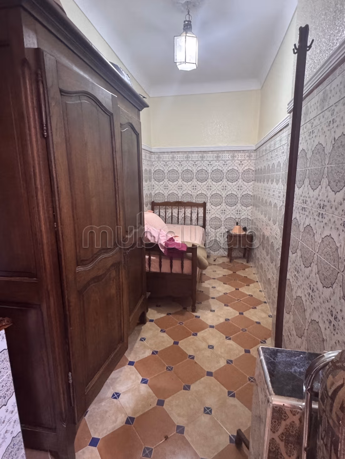 Vente d'un superbe riad à Ben Saleh. 
4 chambres agréables. 
Bien meublé