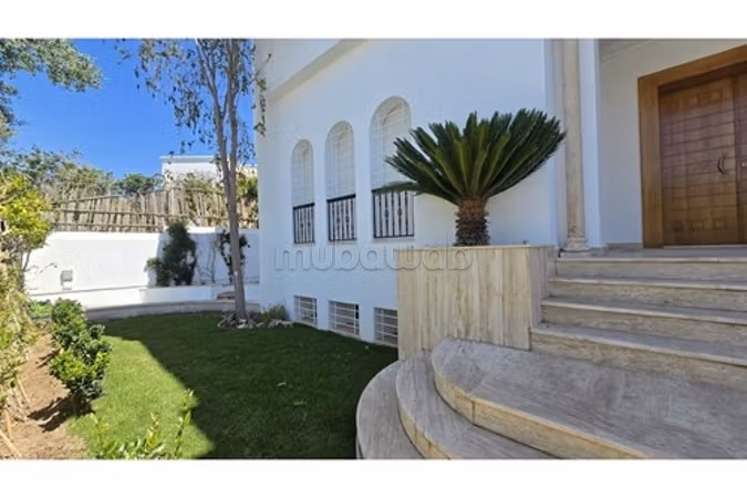 Villa de Luxe Exceptionnelle à Louer à Tunis