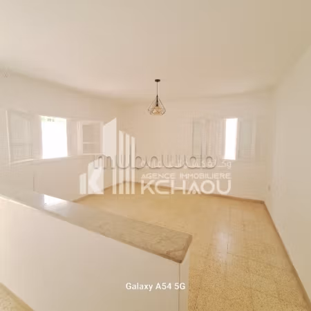 Ennasr à louer s2 rdc villa avec Jardin