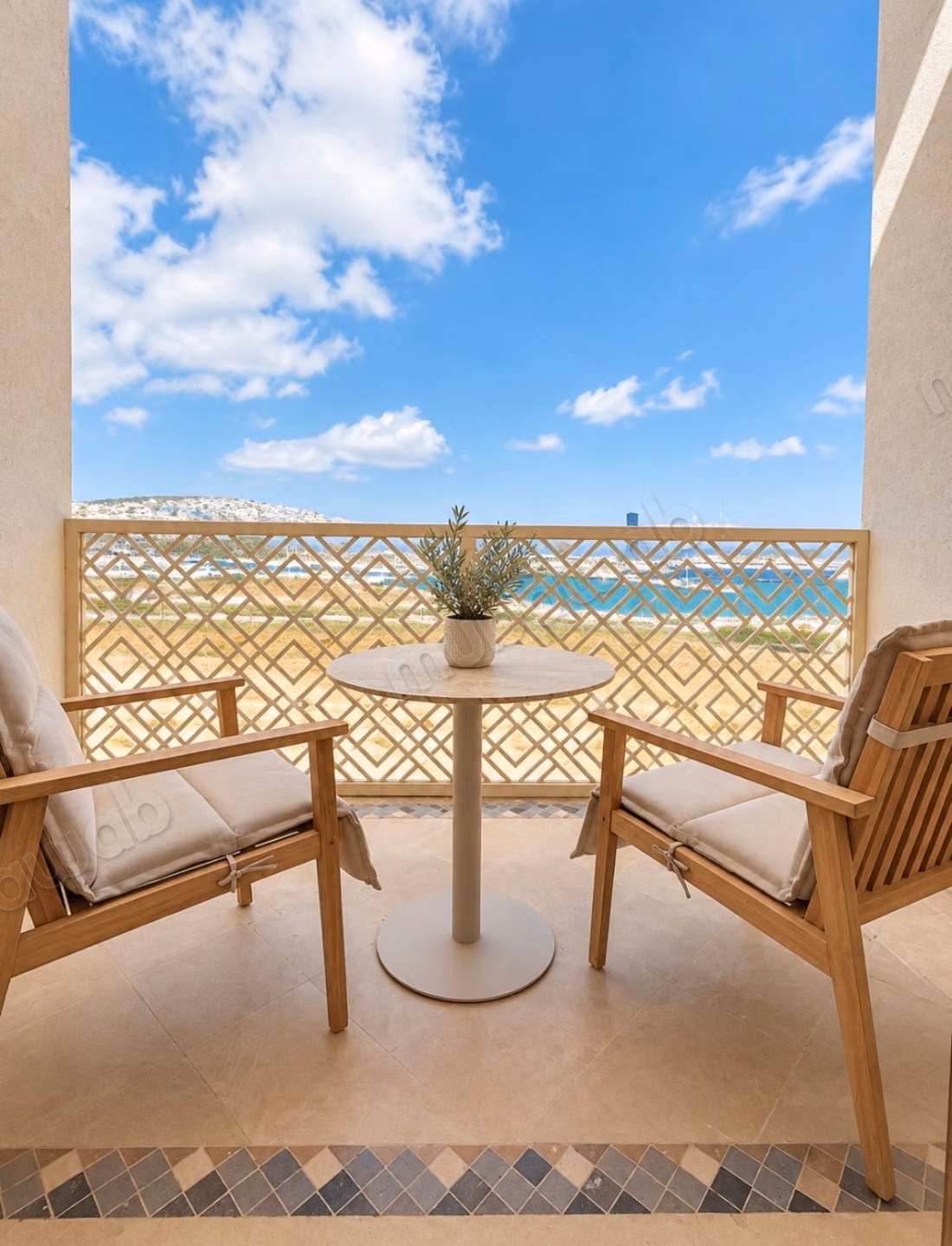 Tanger Port Front – Year-Round Pool