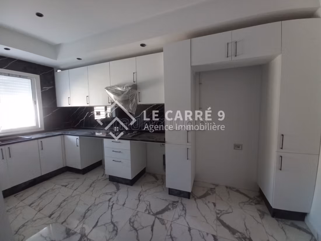 A louer un RDC de villa s3 à Ain Zaghouan Nord