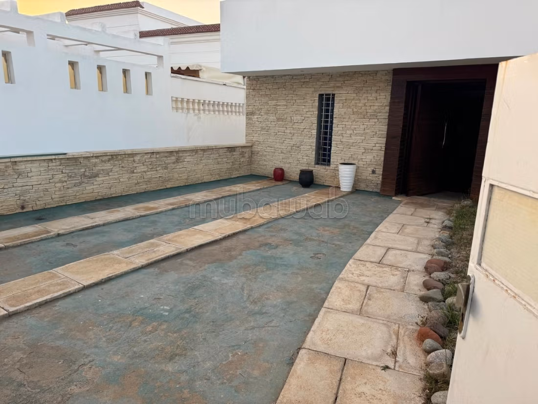Villa for sale in Harhoura Waterfront