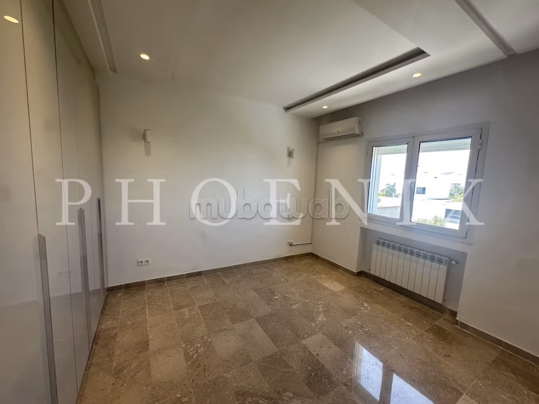 Vente Villa S3 de 400 m² avec piscine à Gammarth