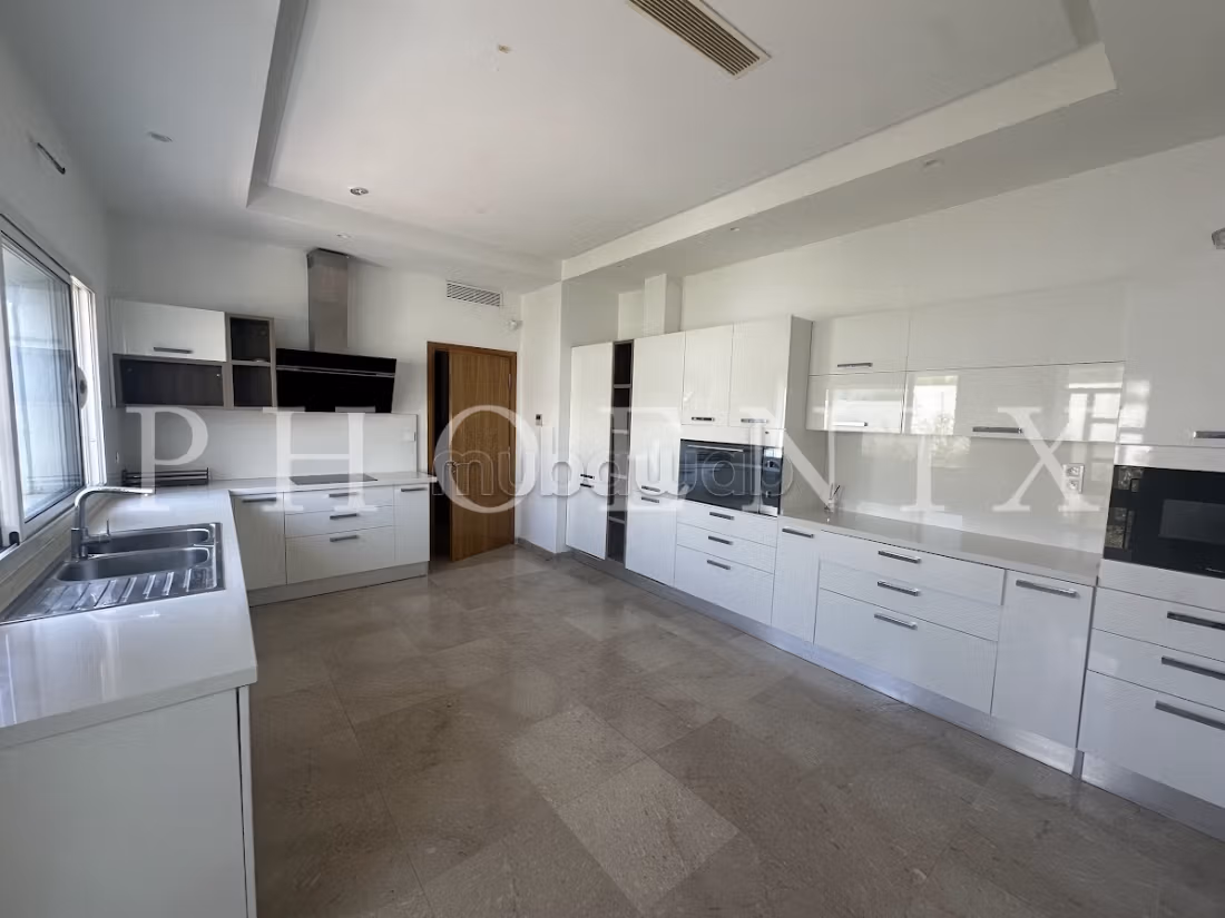 Vente Villa S3 de 400 m² avec piscine à Gammarth