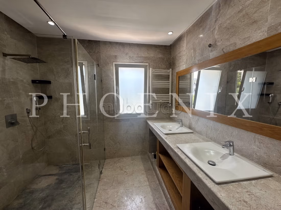 Vente Villa S3 de 400 m² avec piscine à Gammarth