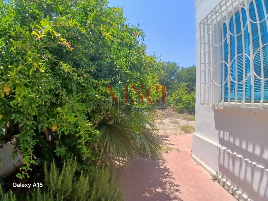 Une villa en s3 à vendre au bardo