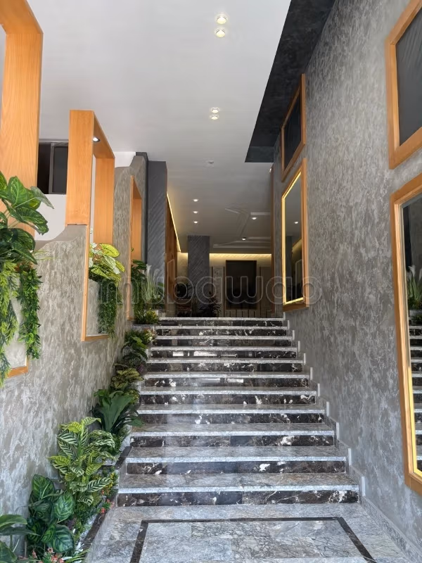 Grand studio neuf à louer – Quartier Les Hôpitaux