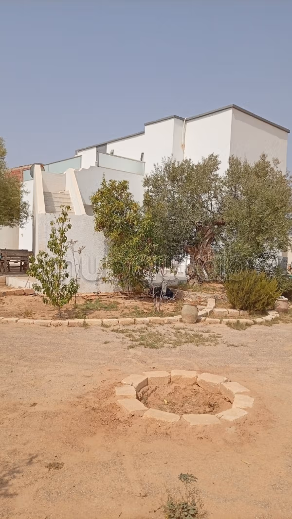 Trouvez votre maison à acheter à Midoun. Superficie 180 m²
