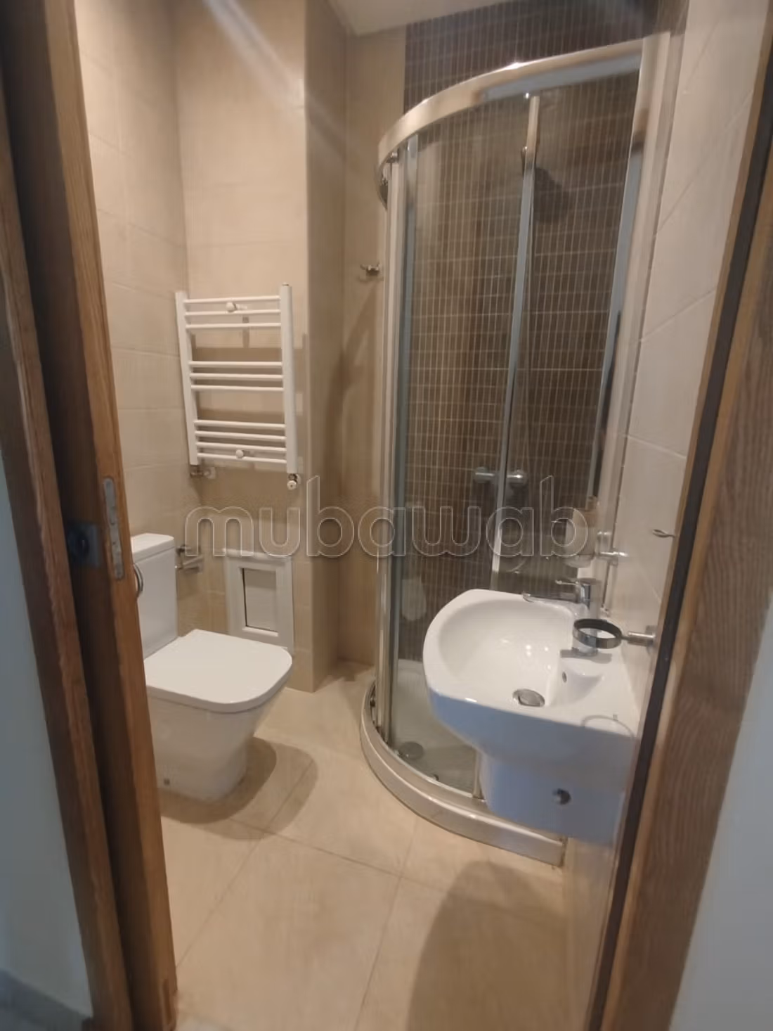 Apartment for rent in Cité Les Pins. Total area 250 m². Calm environment with mountain view, security door