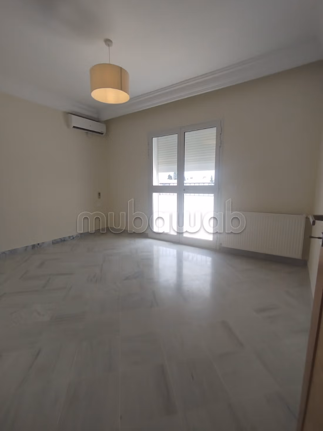 Apartment for rent in Cité Les Pins. Total area 250 m². Calm environment with mountain view, security door