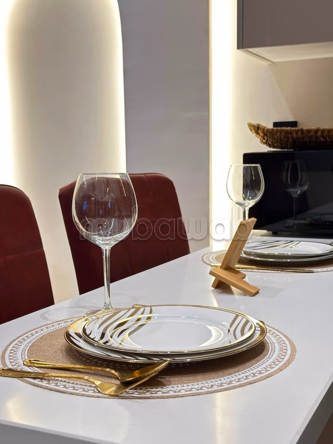Louez cet appartement à Franceville. 
2 pièces. 
Meublé — 3