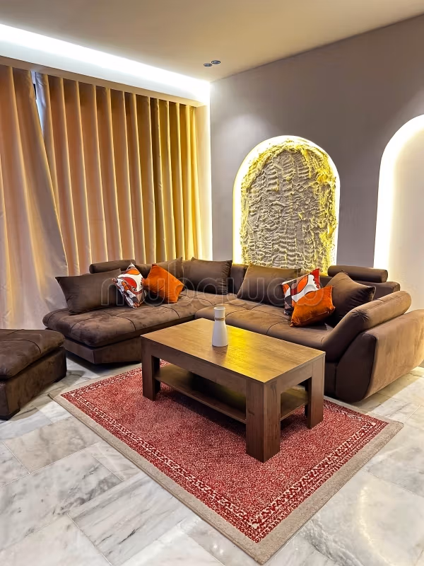 Rent this apartment in Franceville. 2 rooms. Furnished