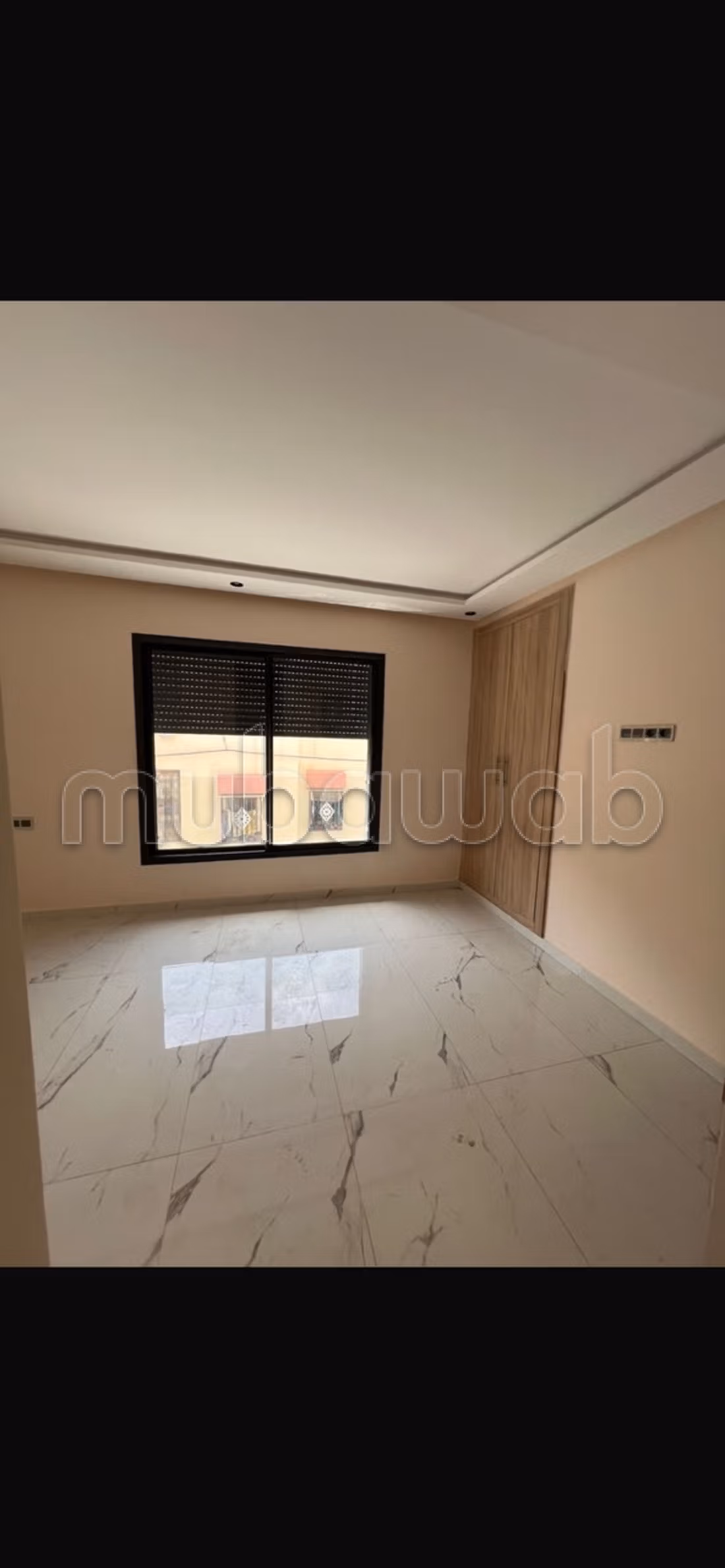 Offices for rent in Riad Oulad Mtaa. Total area 90 m². Security door and double glazing system.