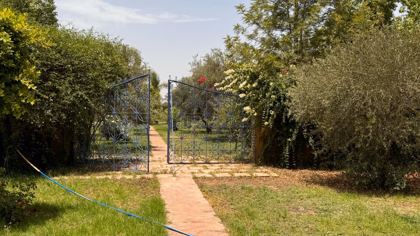 Villa de prestigio amueblada de 1300m2 sobre 14000m2