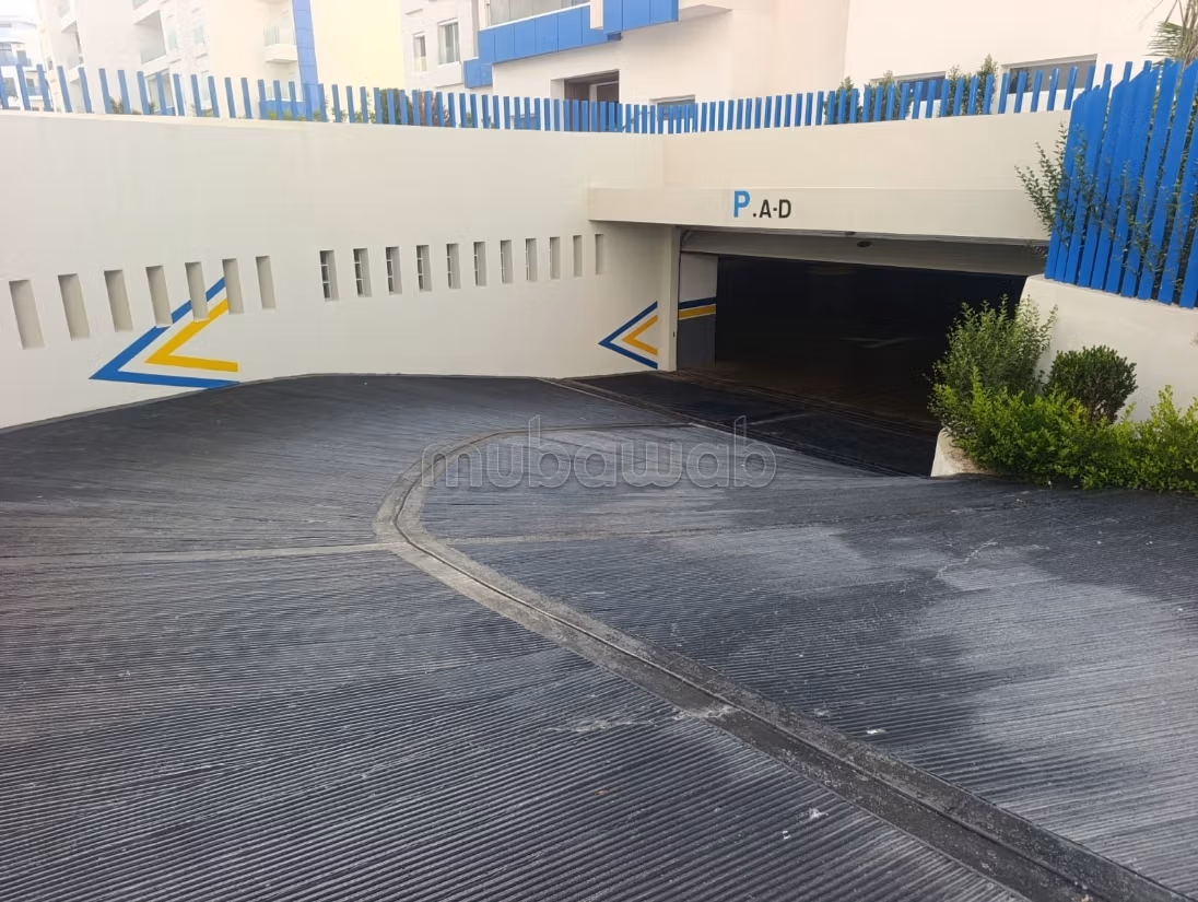 Affitto di un appartamento a Martil. Superficie totale 100 m². Ben arredato