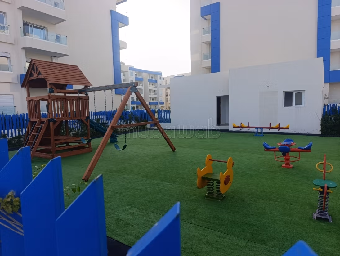 Affitto di un appartamento a Martil. Superficie totale 100 m². Ben arredato